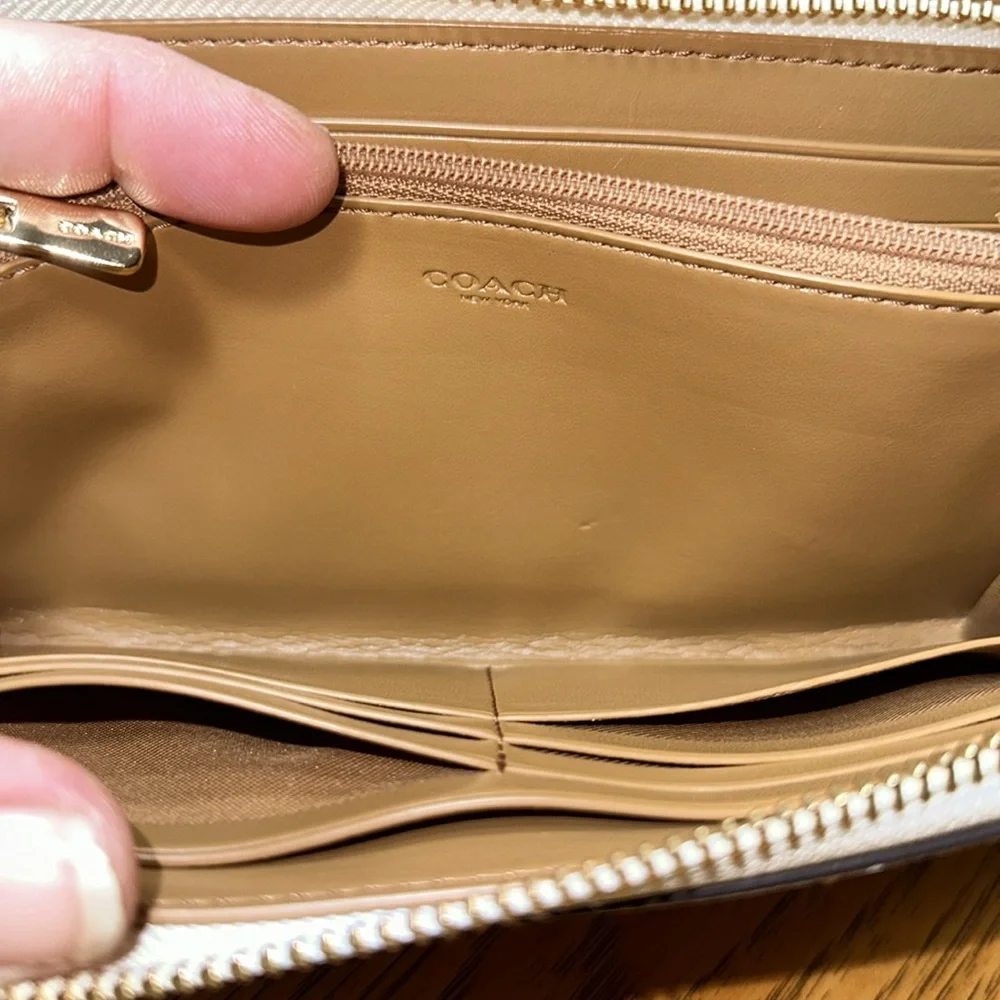 COACH Accordion Zip Wallet In Signature Canvas